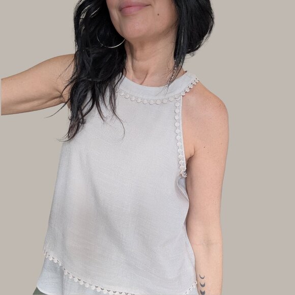 By & By Linen A-line Tank Top with Scallop RicRac Trim - Medium - Picture 4 of 10